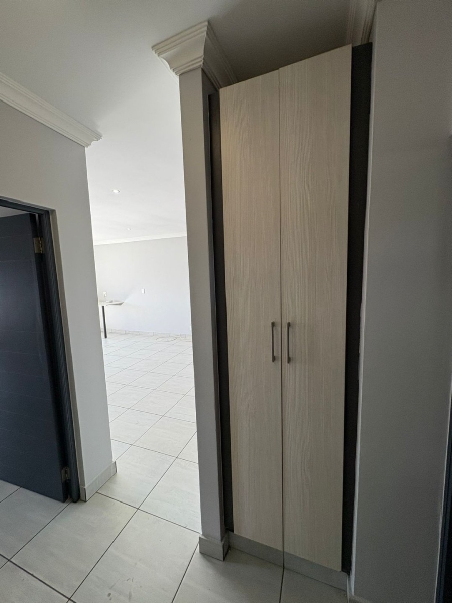 To Let 2 Bedroom Property for Rent in Melodie North West